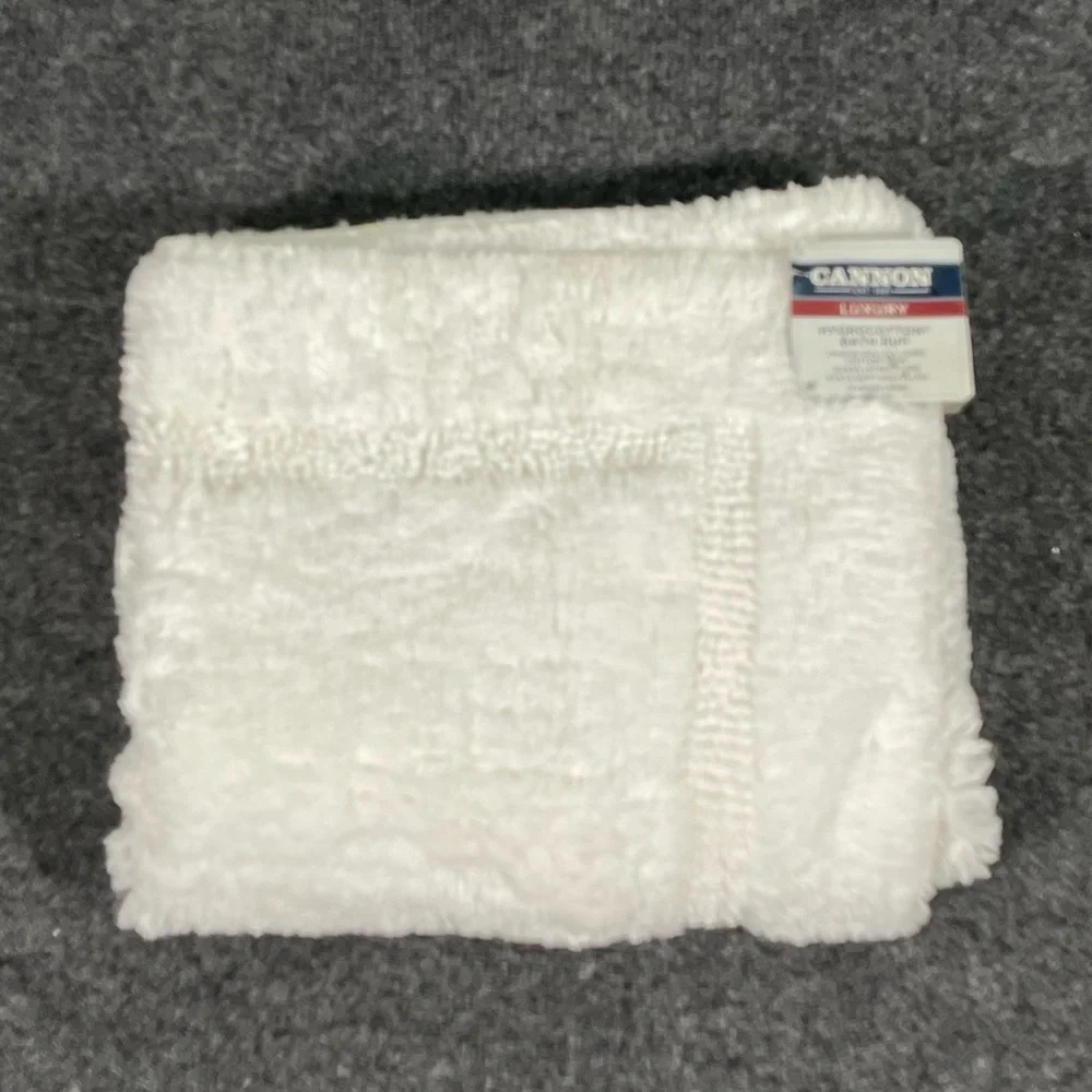 Vintage NWT CAANON Luxury White 100% Cotton Bath Rut